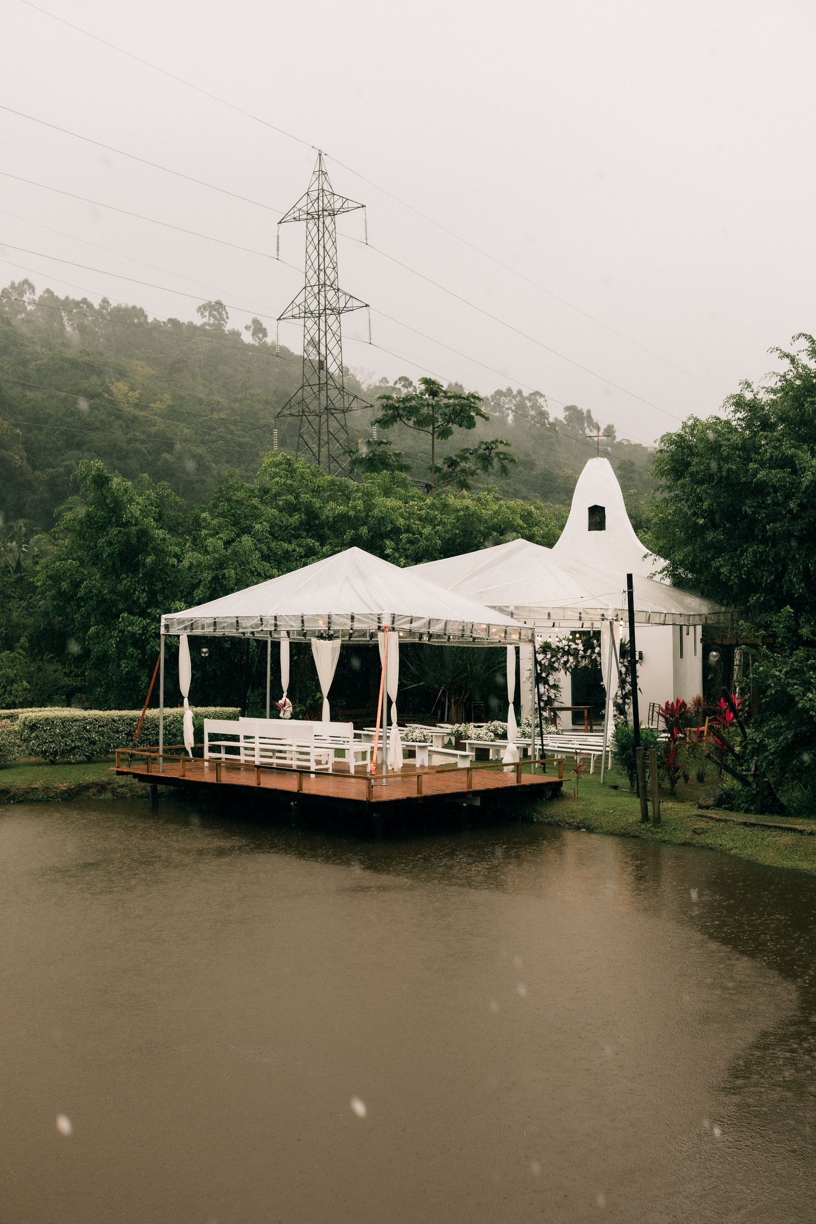Carpa convencional para espacio comercial